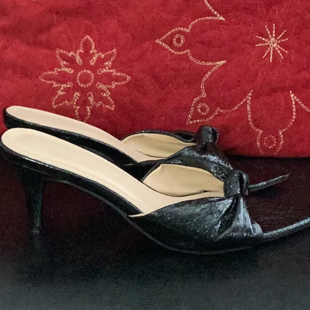 crinkle point heels worn once  fits like 8 plt